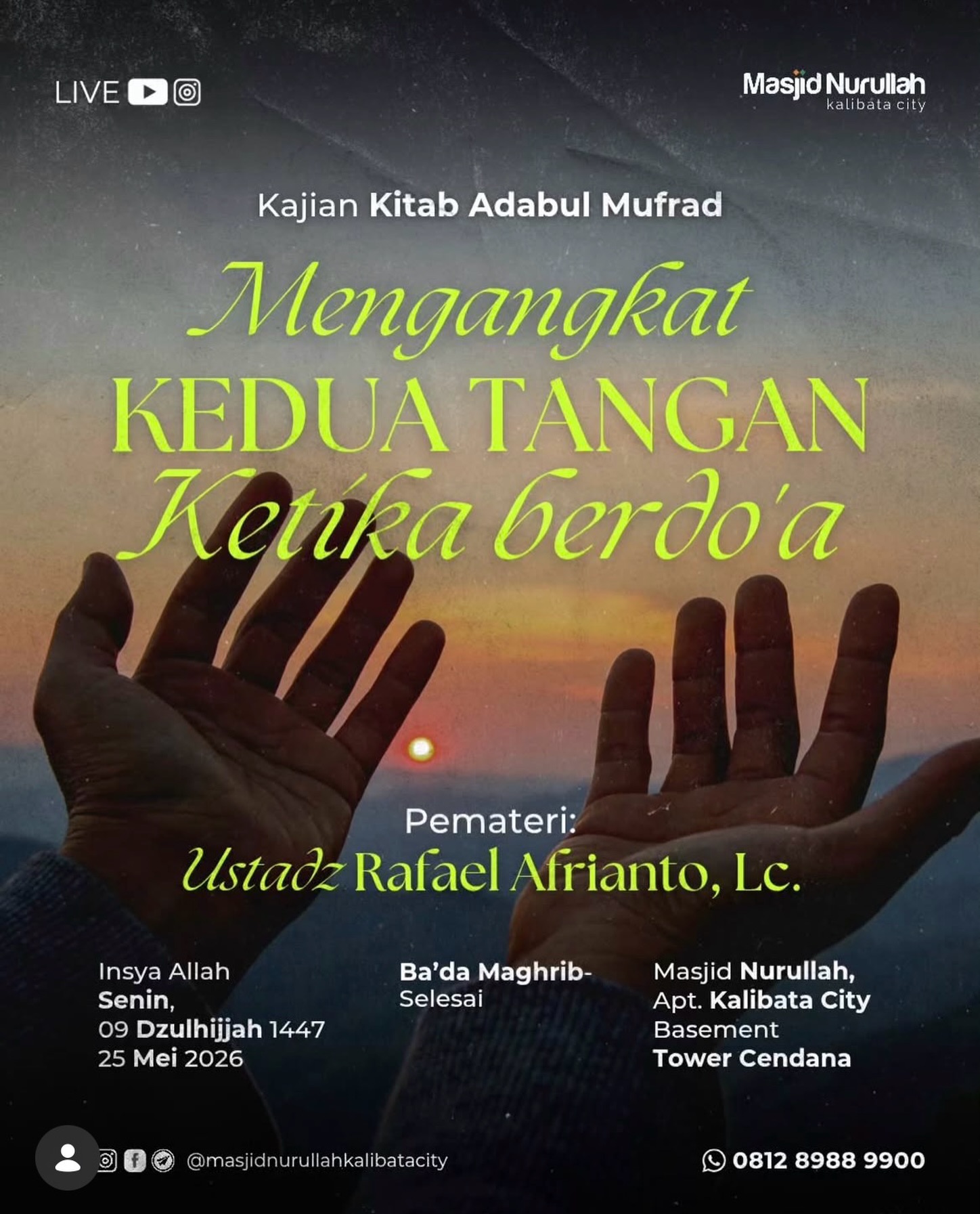 Mengangkat Kedua Tangan Ketika Berdo'a